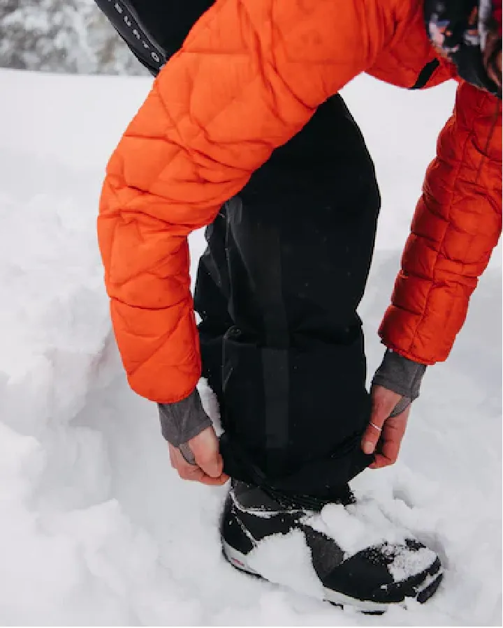 Burton Women's [ak]® Tusk Gore-Tex Pro 3L Hi-Top Bib - True Black - 2023