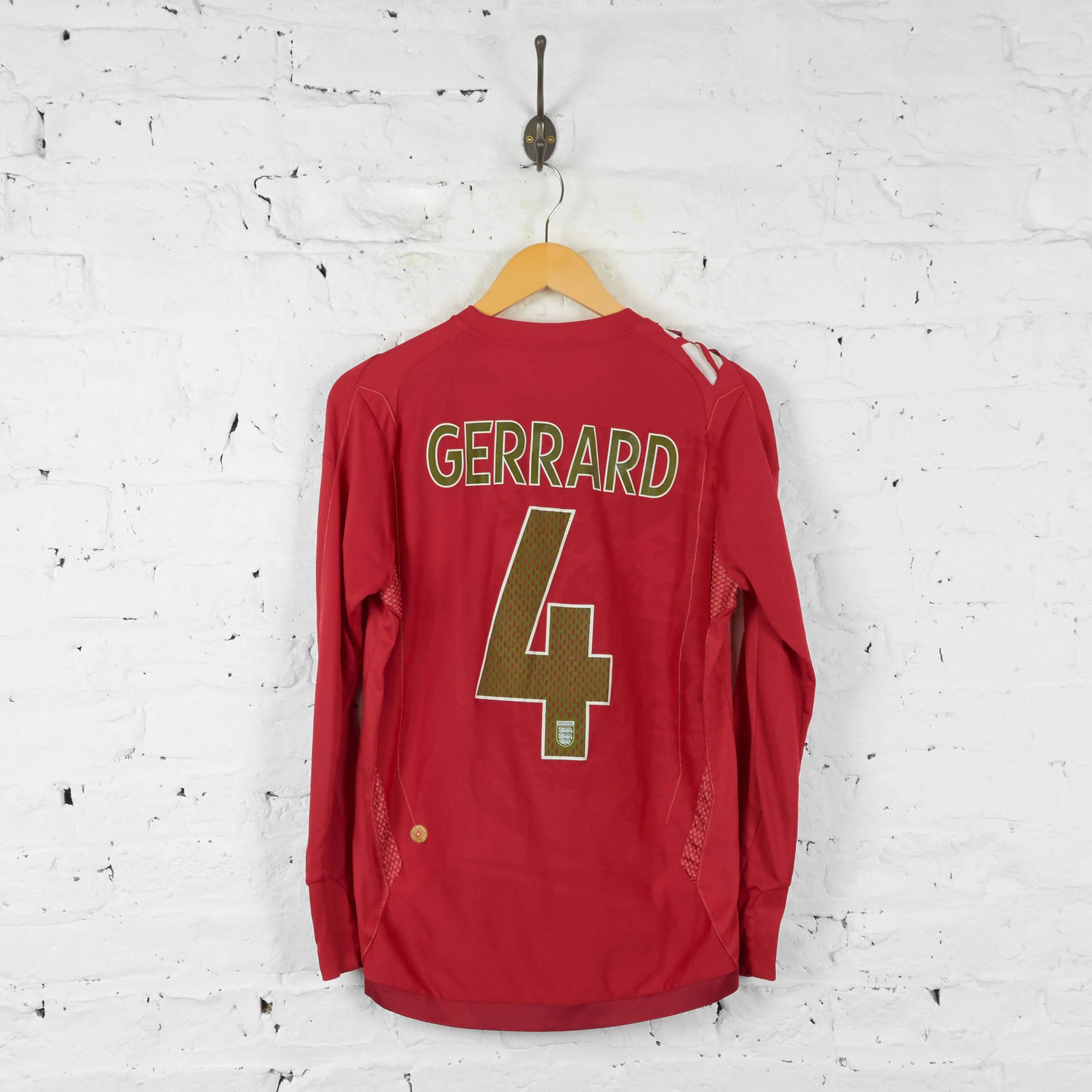 England Gerrard Long Sleeve 2006 Away Football Shirt - Red - S