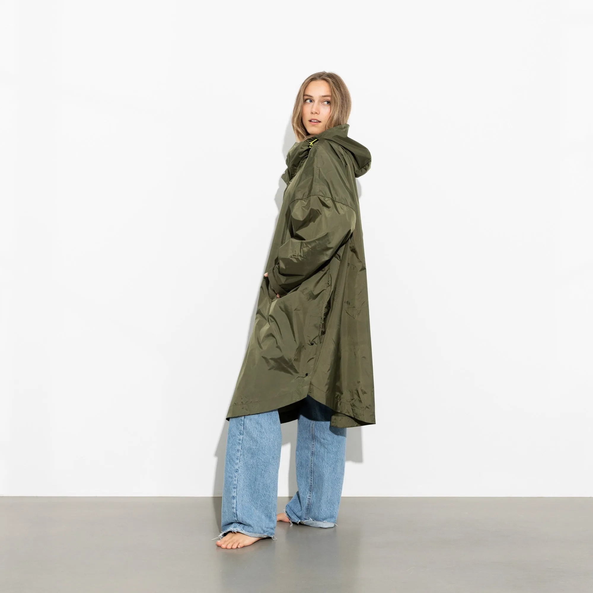 Raincoat solid olive
