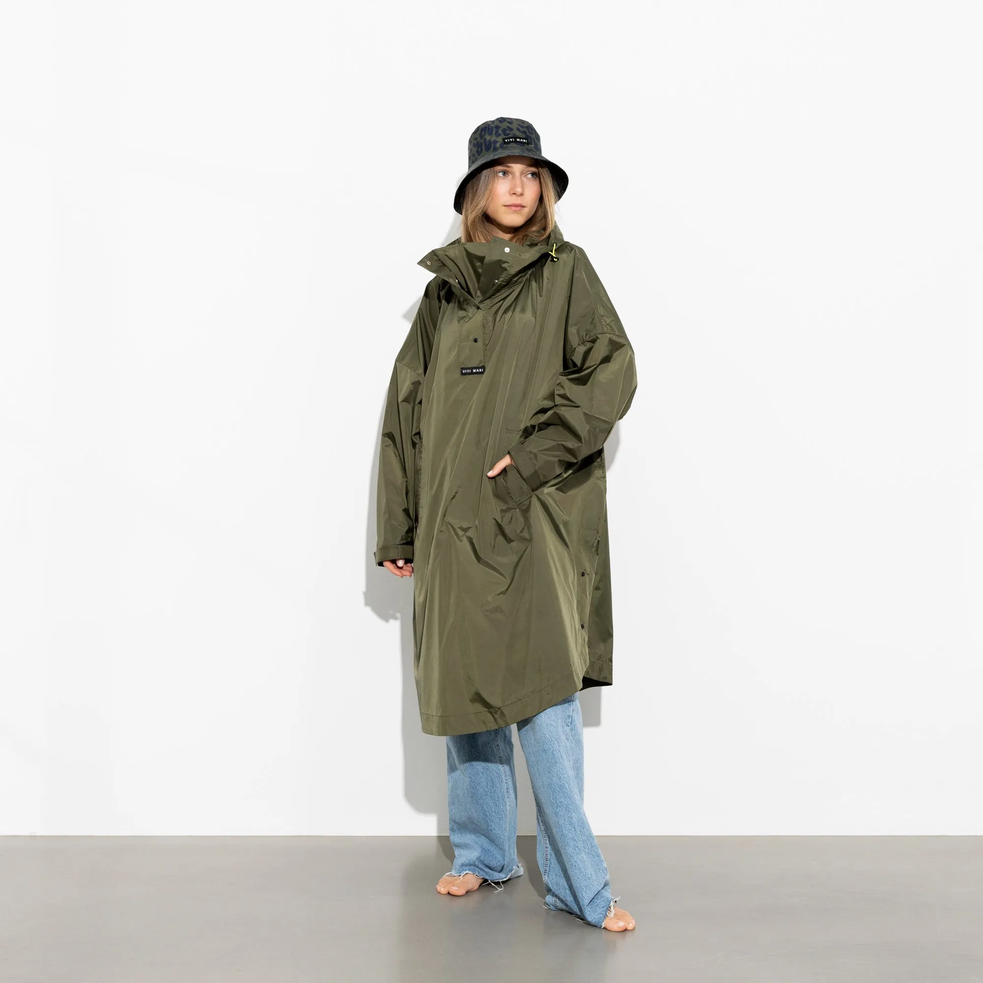 Raincoat solid olive