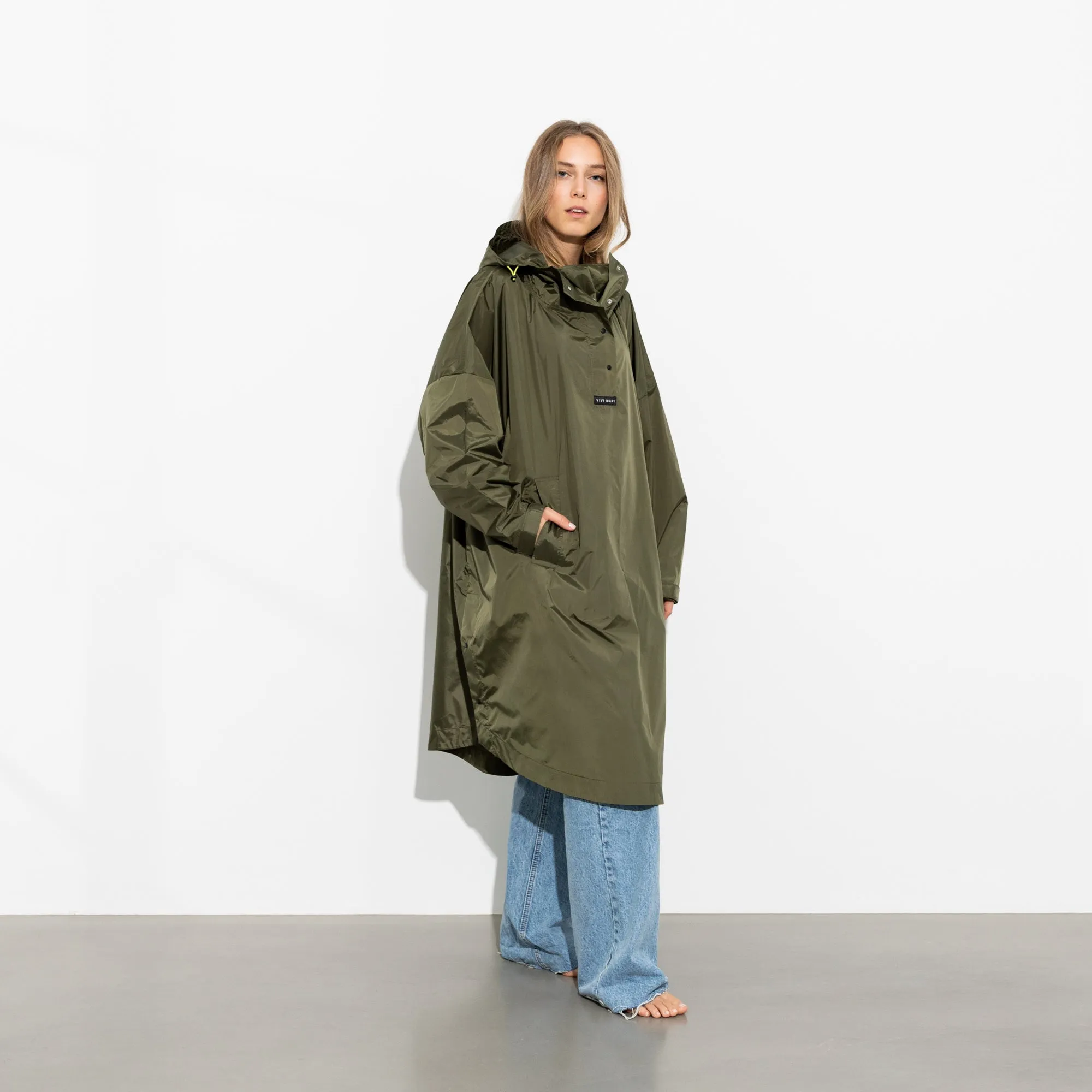 Raincoat solid olive