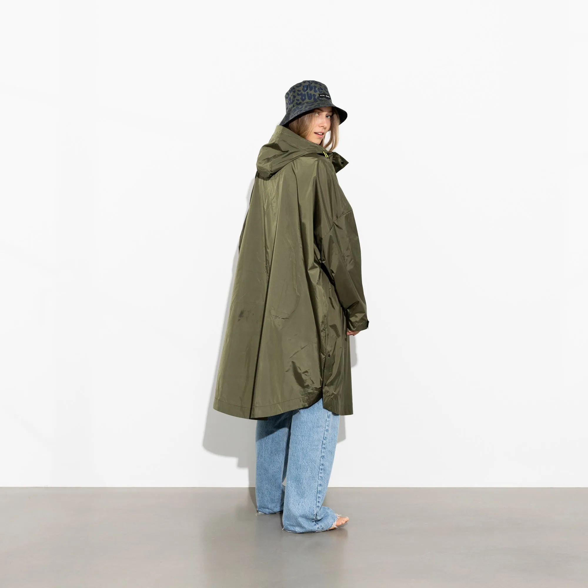 Raincoat solid olive