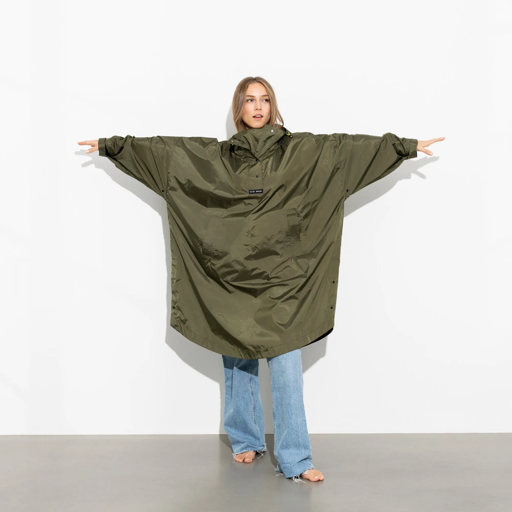 Raincoat solid olive