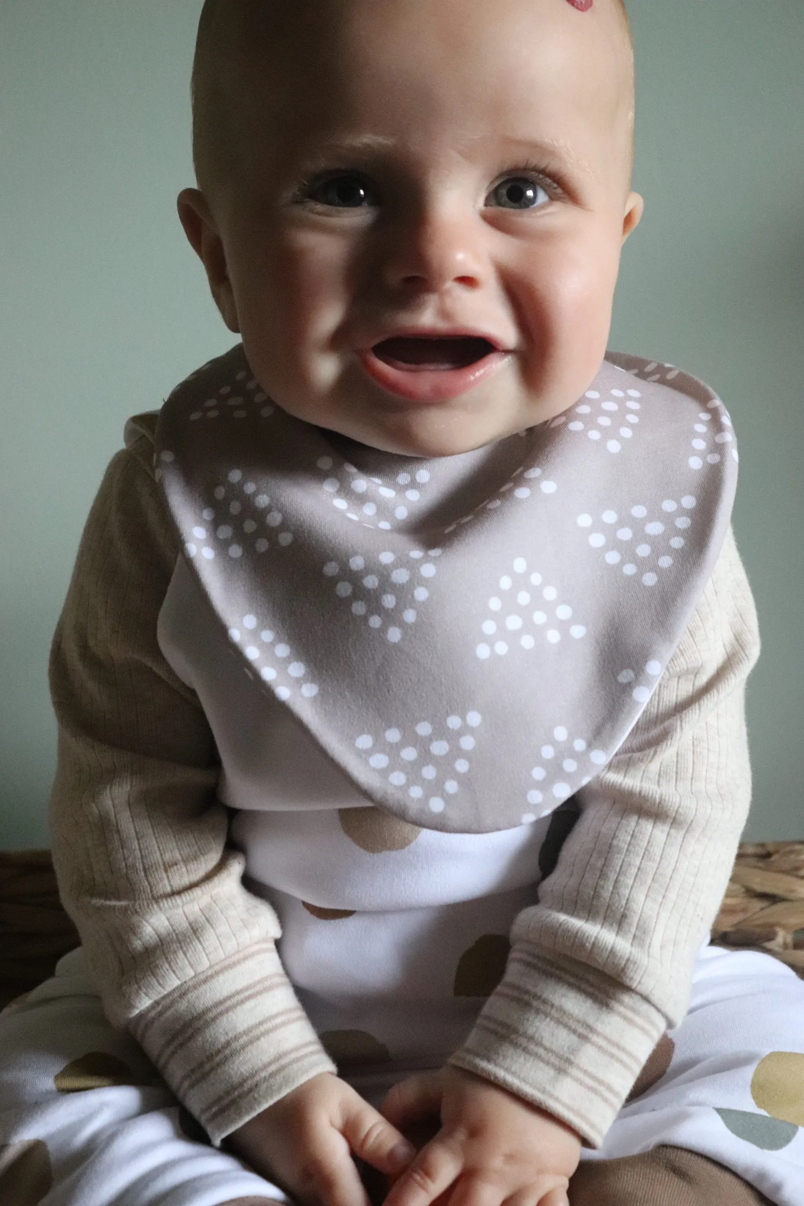 Triangle Dots Waterproof Dribble Bib